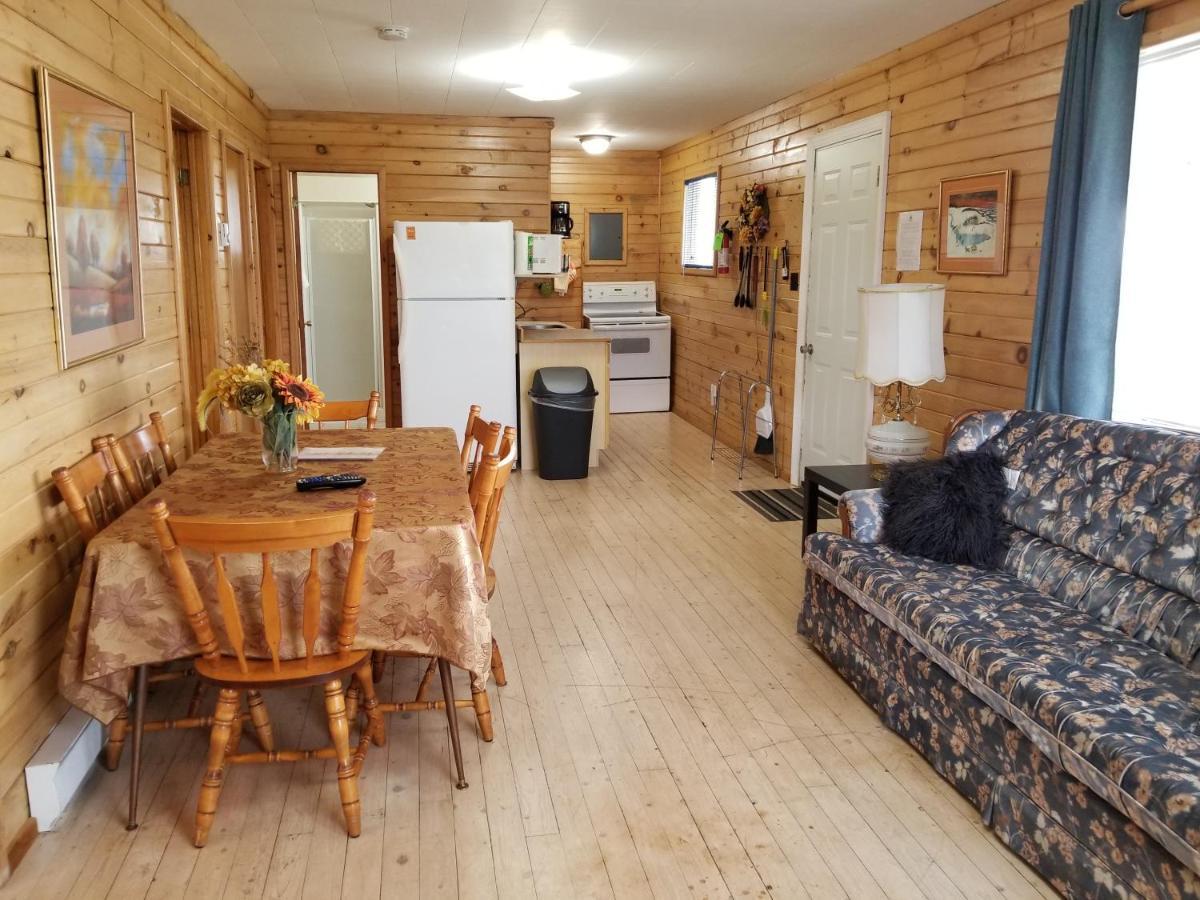 Hampton Blue Spruces Cottages מראה חיצוני תמונה