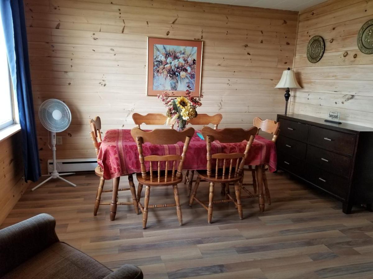 Hampton Blue Spruces Cottages מראה חיצוני תמונה