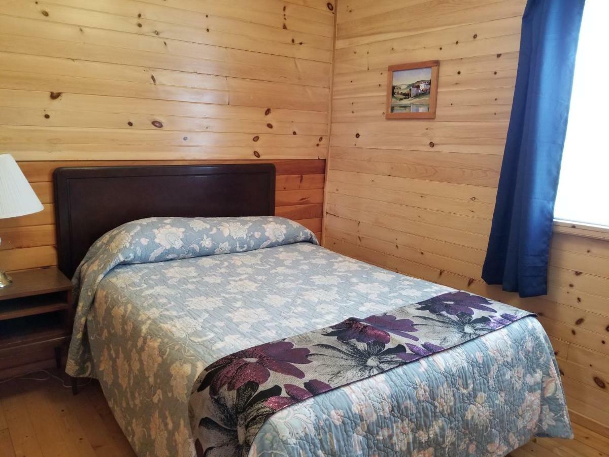 Hampton Blue Spruces Cottages מראה חיצוני תמונה