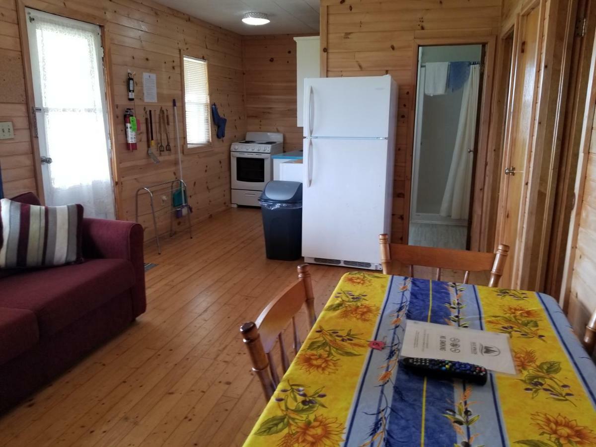 Hampton Blue Spruces Cottages מראה חיצוני תמונה