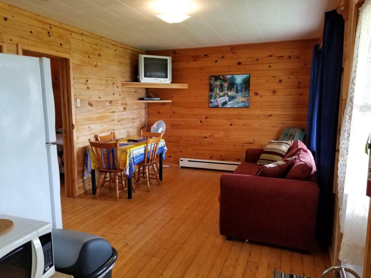 Hampton Blue Spruces Cottages מראה חיצוני תמונה